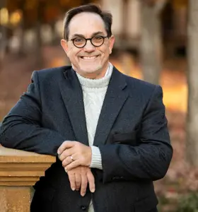 J.D Schramm - Leadership communication expert J.D. Schramm helps leaders turn complex ideas into clear messages that inspire action and drive real results.