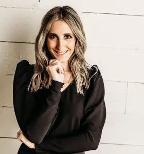 Marisa Lonic - Maximize productivity, minimize burnout! Marisa Lonic, bestselling author &amp; keynote speaker, helps organizations master time management for peak performance.