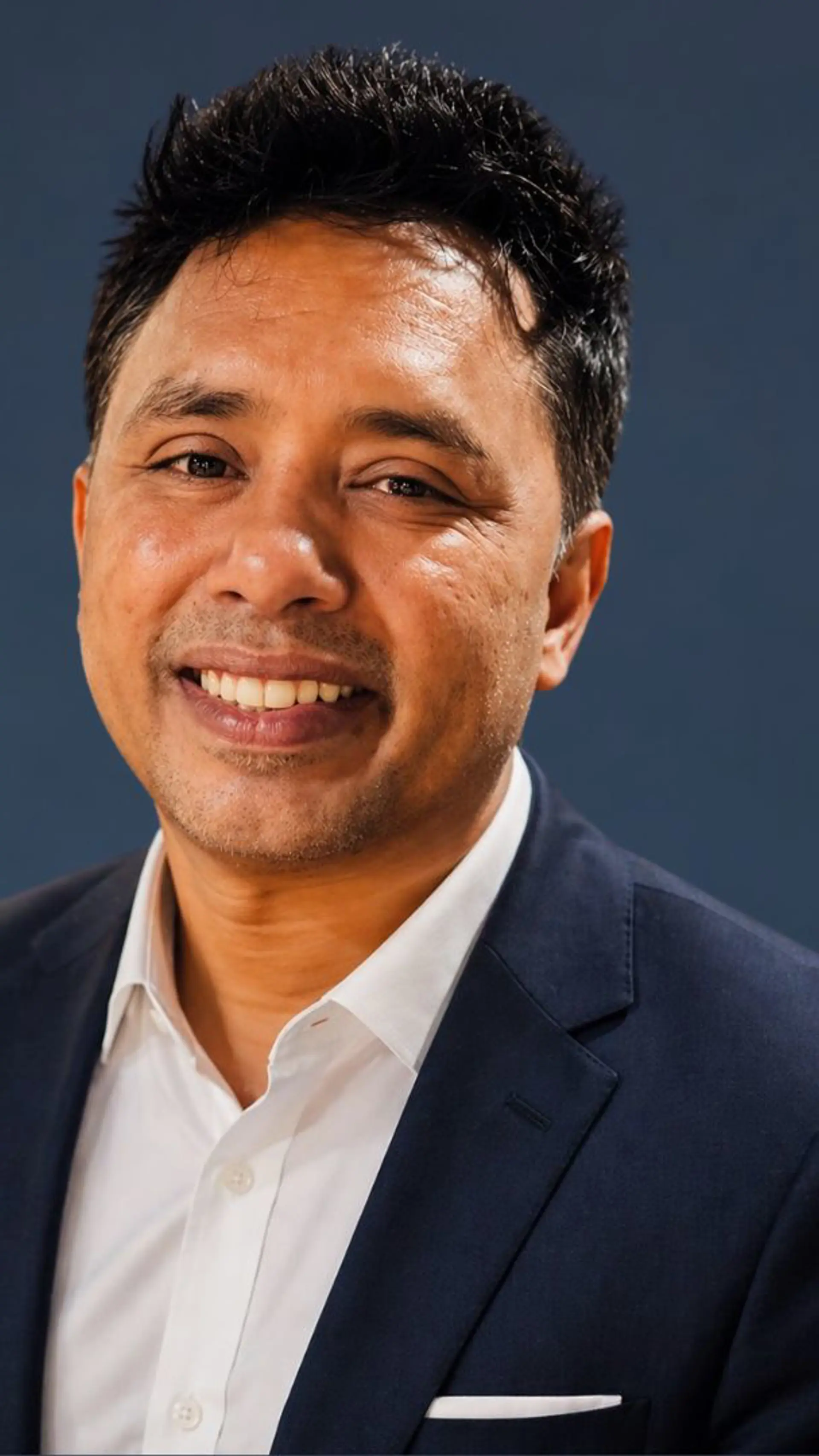 Bobby Dsouza - <p data-start="397" data-end="509">Motivational speaker, author and musical keynote speaker inspiring leaders and teams to perform, adapt and rise.</p>