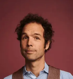 Thimon De Jong - What will people's future behaviour be like? How will it impact leadership and business strategies? These are the questions around which Thimon de Jong's practical and interactive keynotes revolve. Besides, he is a workshop facilitator and leadership trainer.