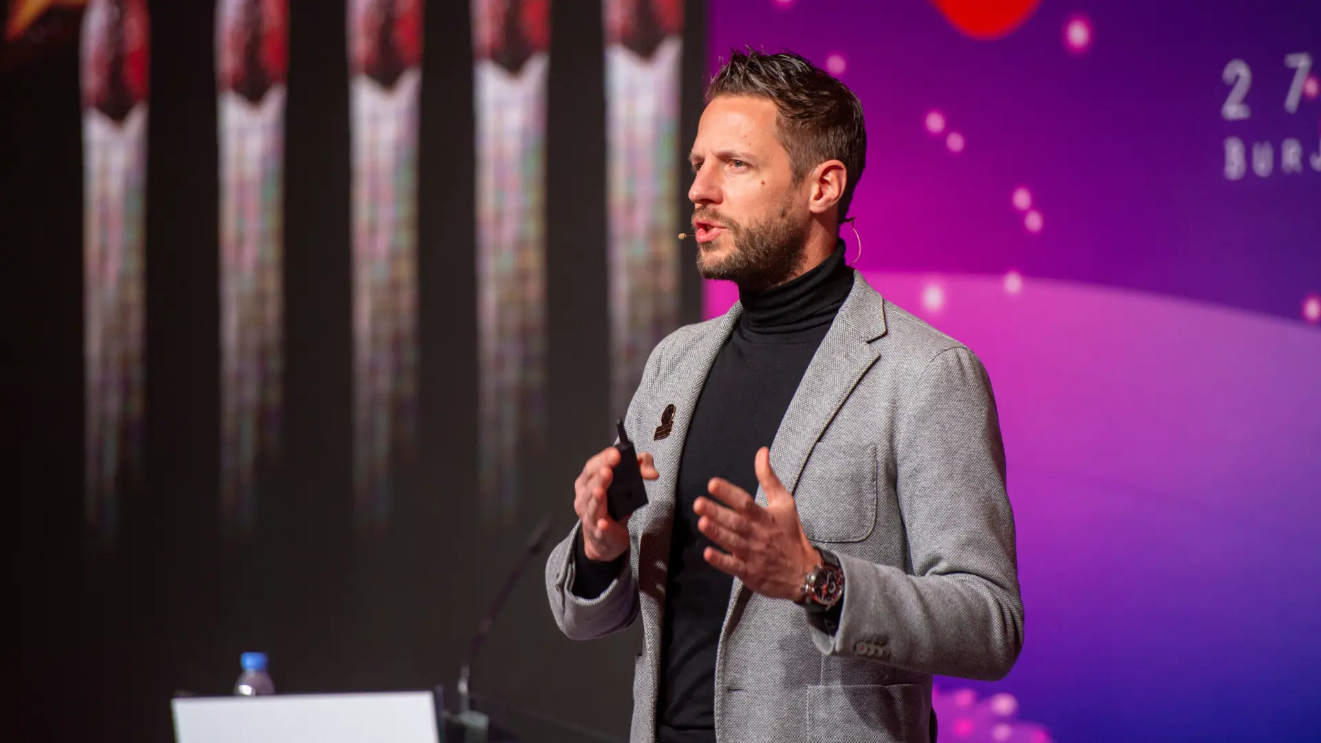 Christian Kromme - <p>Christian Kromme reveals how technology and biology evolve through the same patterns, helping leaders navigate AI with clarity and confidence.</p>