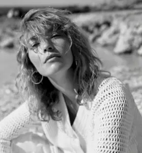Arizona Muse - International model and sustainability advocate inspiring audiences with practical solutions for a healthier planet.