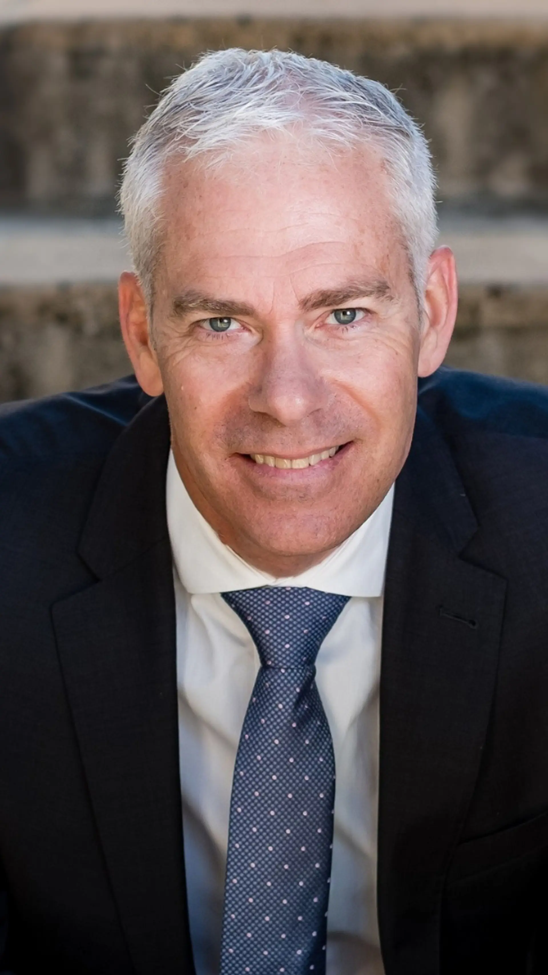 Erik Vermeulen - <p>Erik Vermeulen helps leaders and teams thrive in uncertainty through behavioural science and the Adventure Mindset.</p>