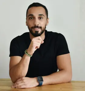 Adel Pour Hakimi - Adel Pour Hakimi empowers leaders to perform under pressure through emotional intelligence, trust, and clear communication.