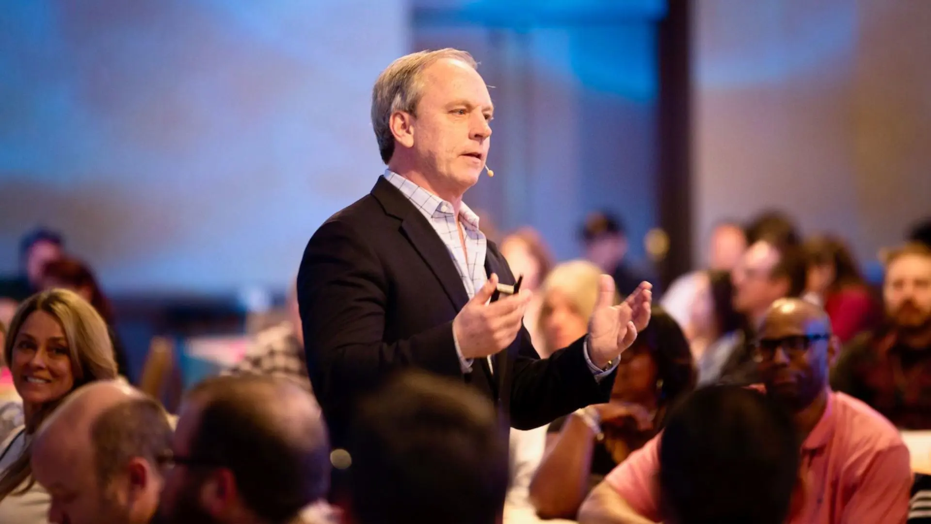 Bob Phibbs - <p data-start="215" data-end="359">Bob Phibbs helps brands boost sales, elevate customer service, and create retail teams that perform with confidence.</p>