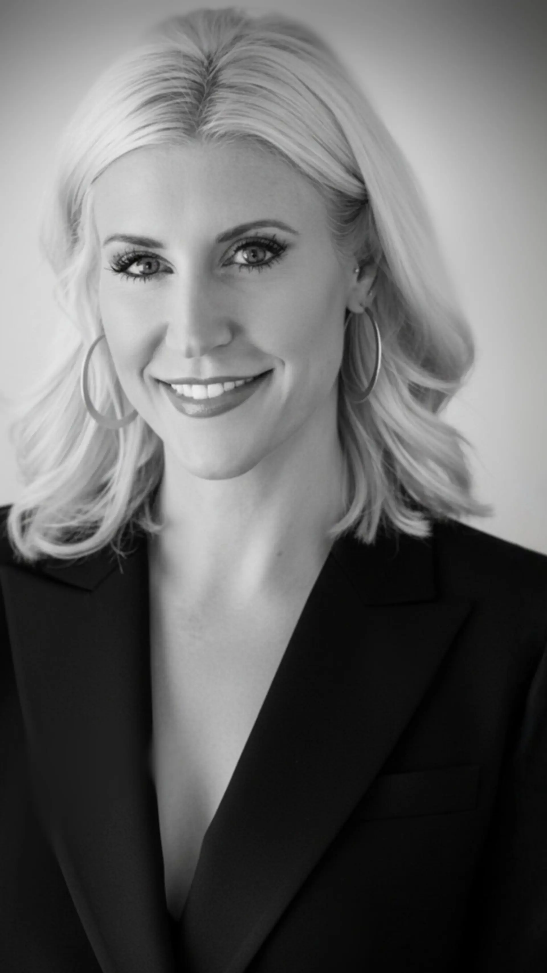 Michaela Guzy - <p>Documentary filmmaker and global keynote speaker on travel, <br>media&nbsp;and human connection.</p>