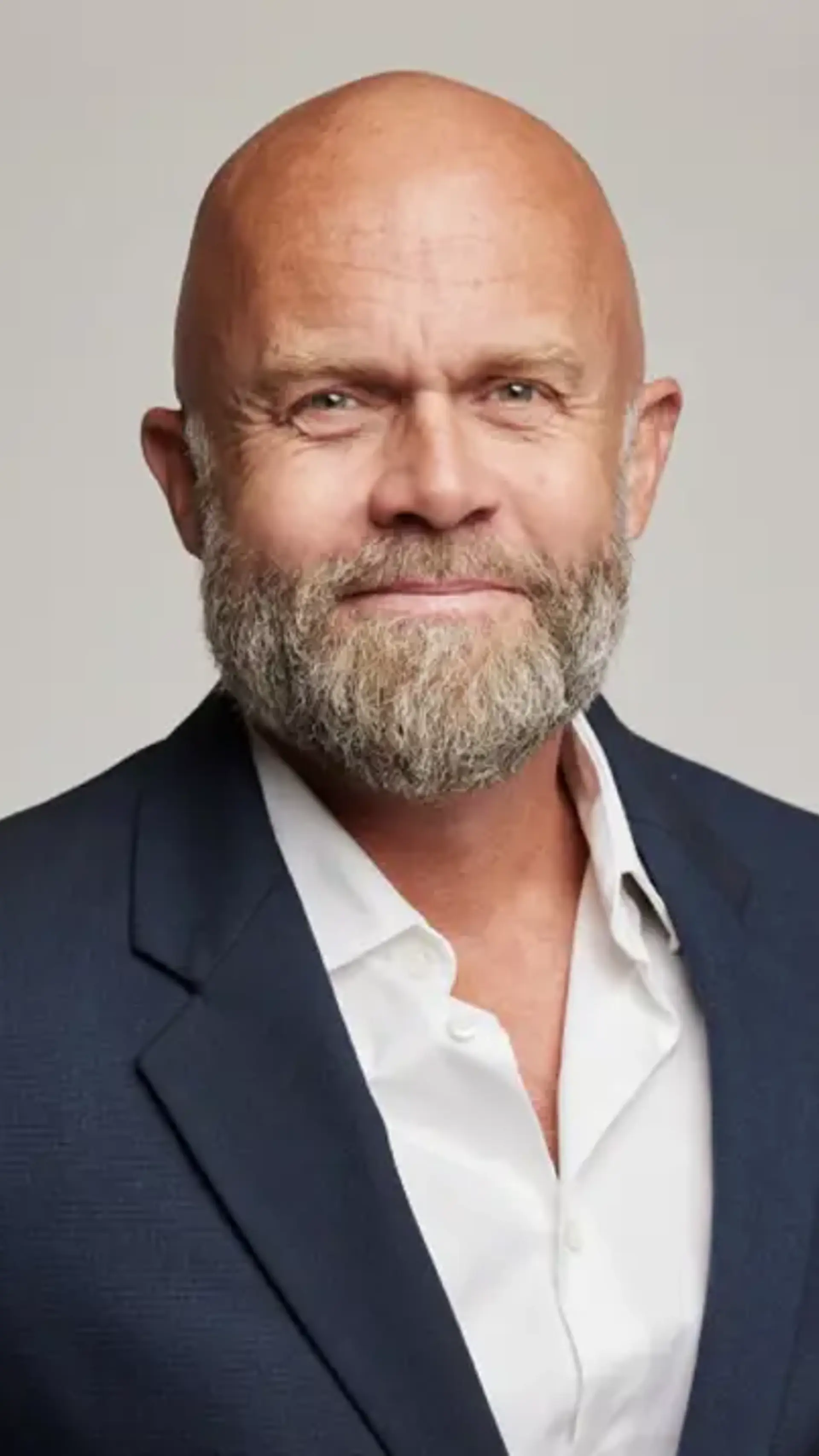 Erik Bertrand Larssen