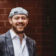 Ari Gunzburg - Unlock your team's potential with Ari Gunzburg! His engaging keynotes on resilience and possibility will energize your organization to achieve greatness.