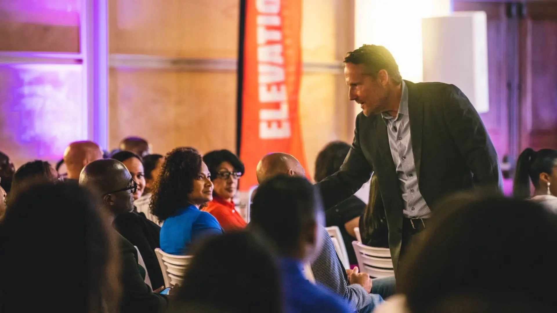 Mike Evans - <p class="MsoNormal">Leading Authority on AI Disruption, Change Leadership, Future of Work and Accountability/Resilience — 34 of Fortune 50 Companies Are Clients</p>