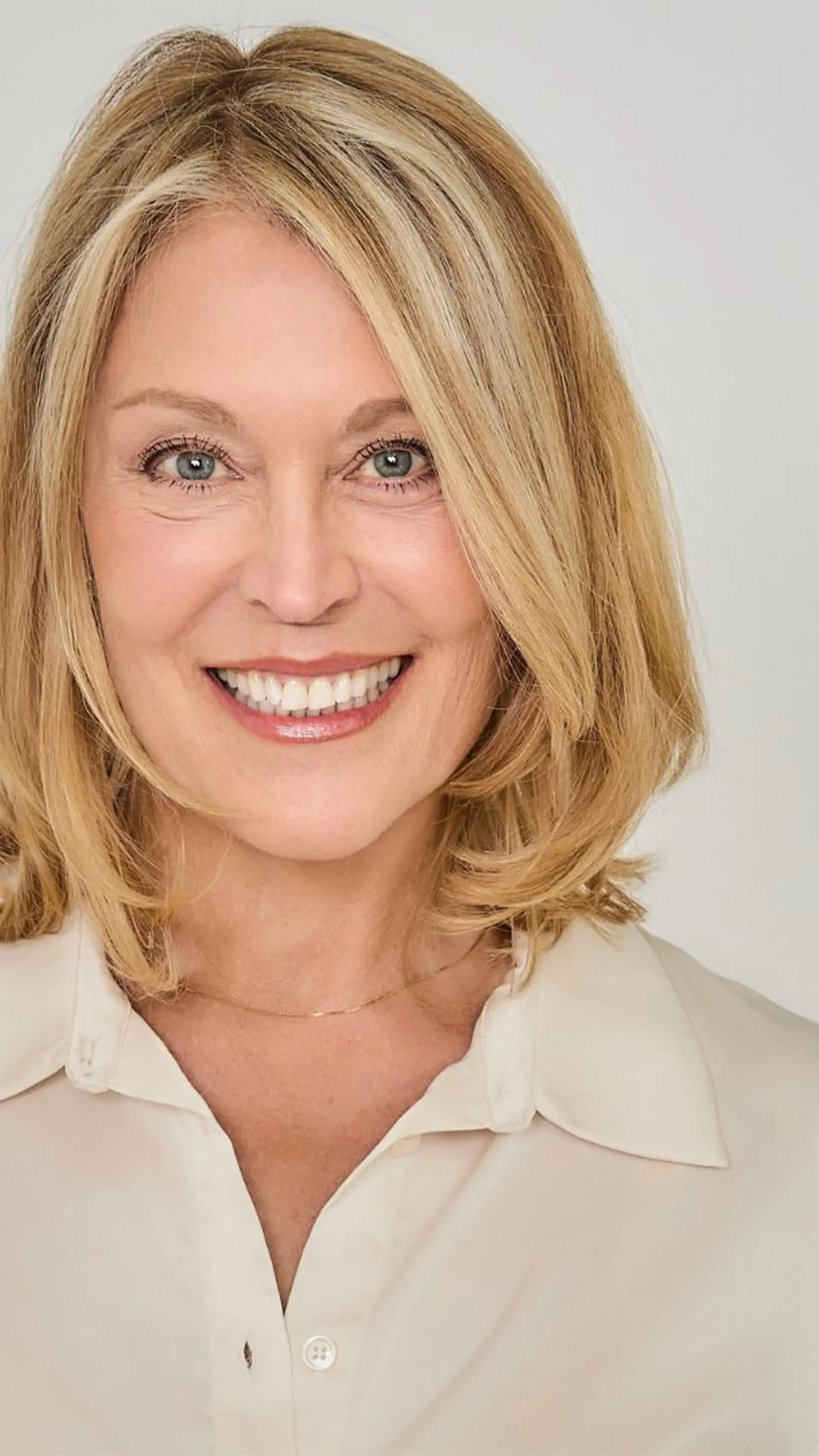 Colette Carlson - <p data-start="299" data-end="489">Colette Carlson helps leaders and teams activate The Human Edge™ through stronger communication, deeper trust, and meaningful human connection.</p>