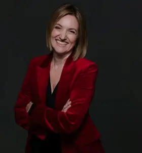 Aurélie Salvaire - Aurélie Salvaire inspires leaders to navigate complexity, build trust, and lead inclusively in a rapidly changing world.