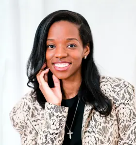 Kirstyn Allen - Kirstyn Allen helps leaders turn strategy into performance while building trust, clarity, and sustainable results.