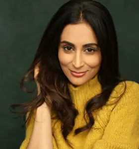 Sheila Gordhan - Multi-lingual host Sheila Gordhan empowers global audiences with magnetic stage presence and powerful cross-cultural communication expertise.