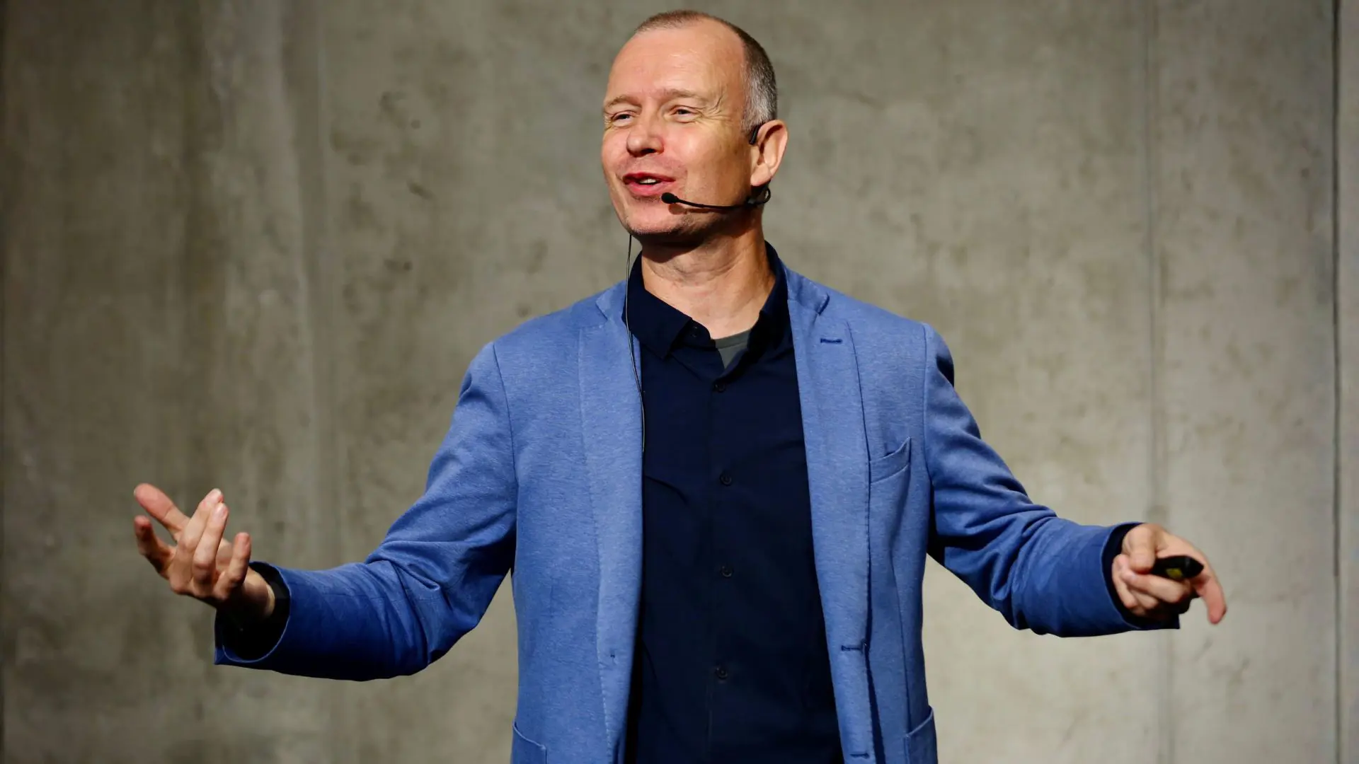 Cyriel Kortleven - <p data-start="219" data-end="372">Cyriel Kortleven inspires leaders and teams to embrace change with energy, creativity and practical tools that create action.</p>