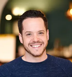 Justin Schenck - With 100+ countries tuning in weekly, Justin Schenck inspires entrepreneurs to amplify their brands and achieve new heights.