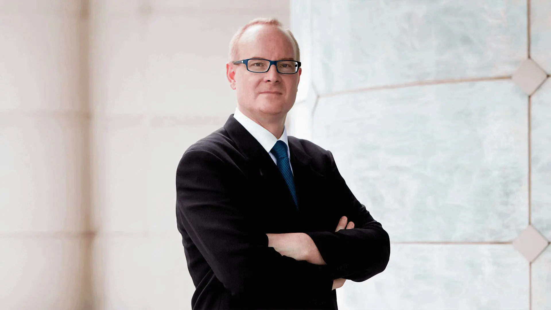 Martin Roll - Executive global business strategist and advisor counselling on building strong brands that survive through any change