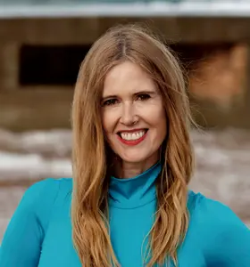 Dr. Catriona Wallace