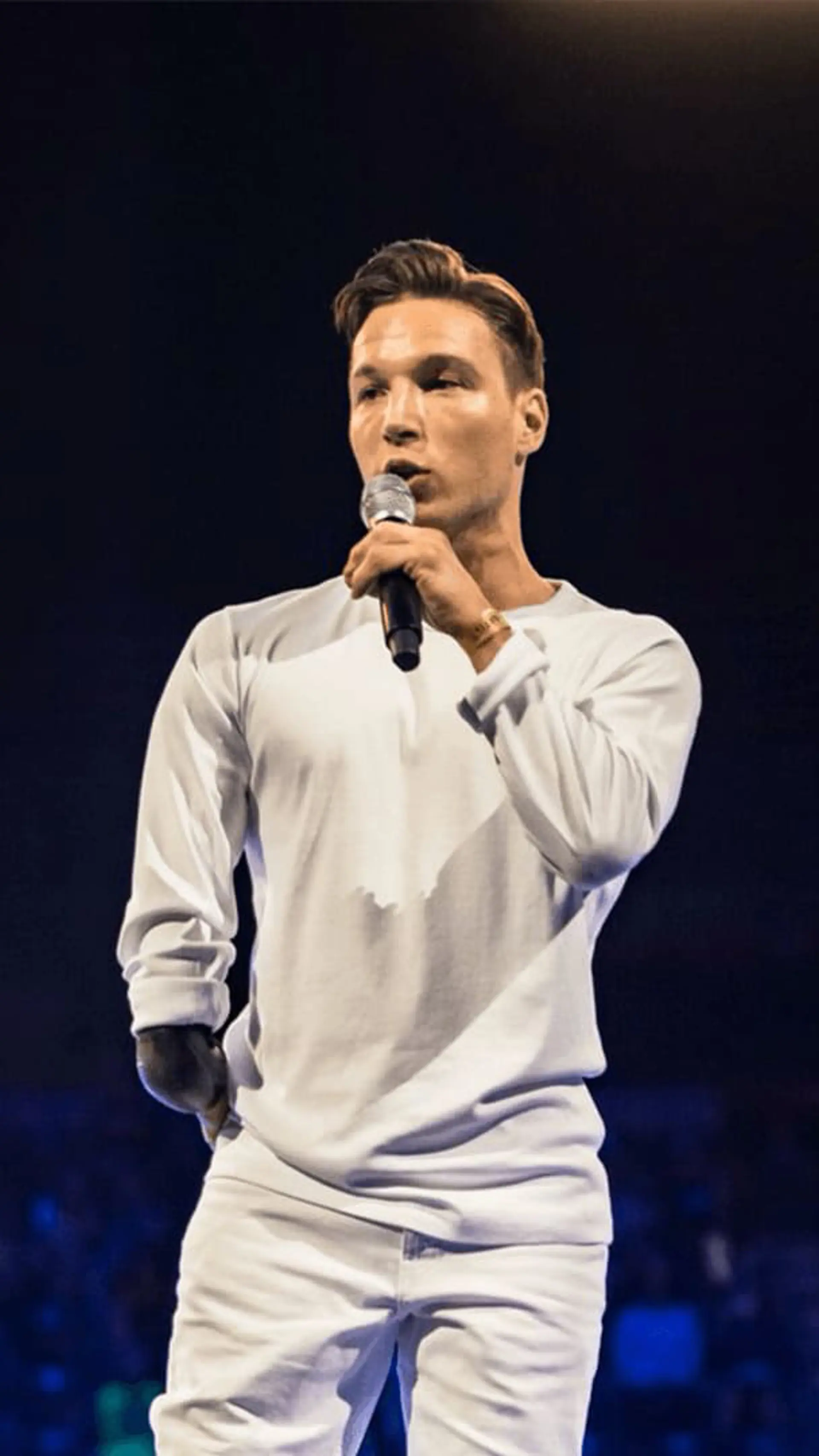 Redouan “Redo" Ait Chitt - Redo has grown up with a disability and speaks about how this empowered him rather than held him back. He speaks about overcoming fear and insecurity and encourages his audience to identify and achieve their goals.