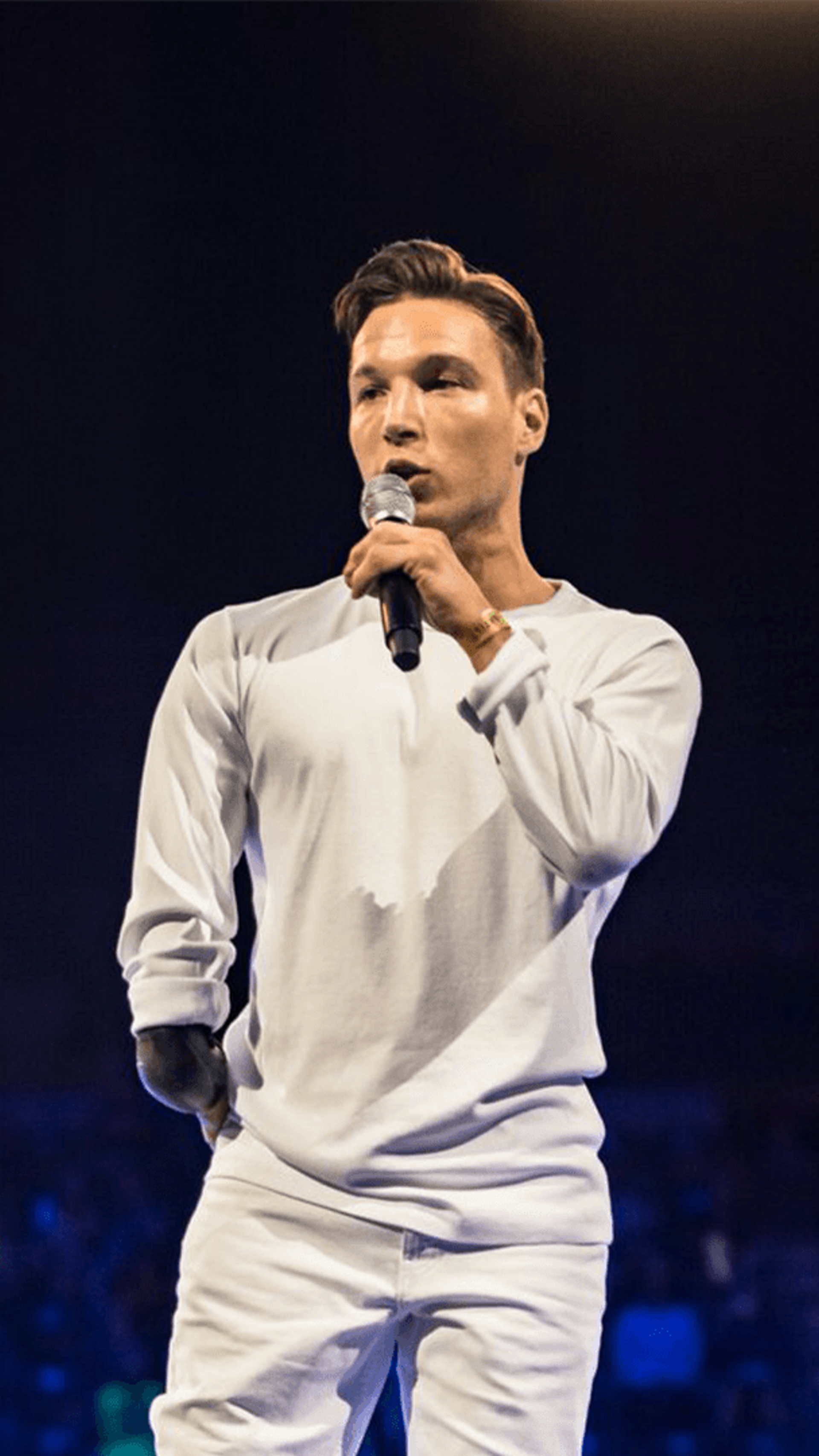 Redouan “Redo" Ait Chitt - Redo has grown up with a disability and speaks about how this empowered him rather than held him back. He speaks about overcoming fear and insecurity and encourages his audience to identify and achieve their goals.