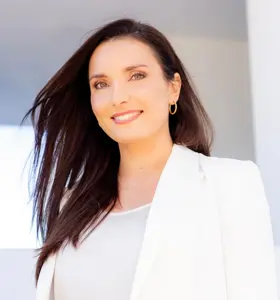 Mounia Berrada-Gouzi - Mounia Berrada-Gouzi is a multilingual moderator who creates engaging, human conversations at international business events.