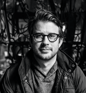 Aaron Dignan - Transforming organizations worldwide: Aaron Dignan unlocks adaptability for lasting success.