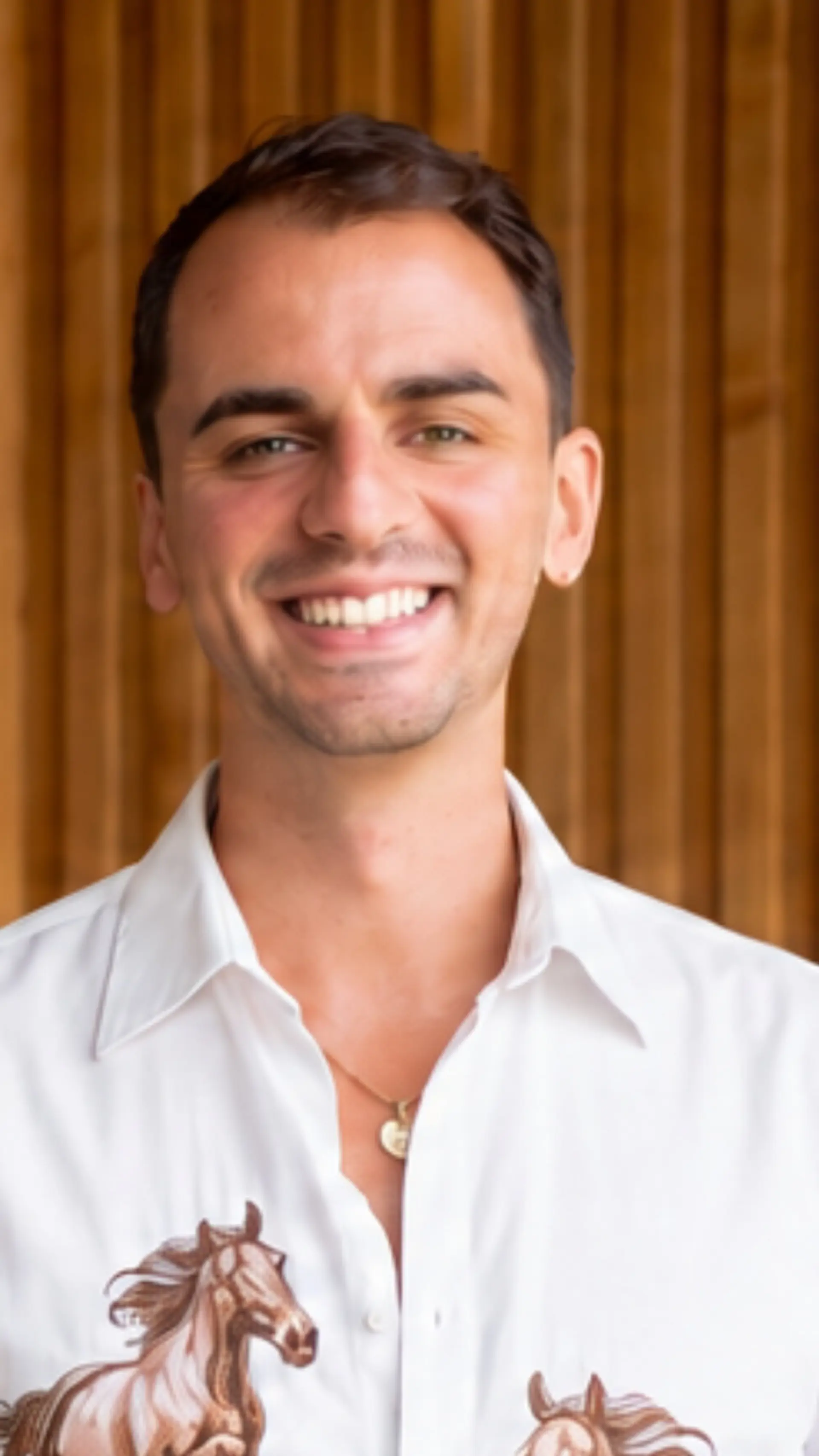 Dan Bennett - <p>Dan Bennett turns behavioural science into practical ideas that help organisations change behaviour, drive adoption and solve complex challenges.</p>