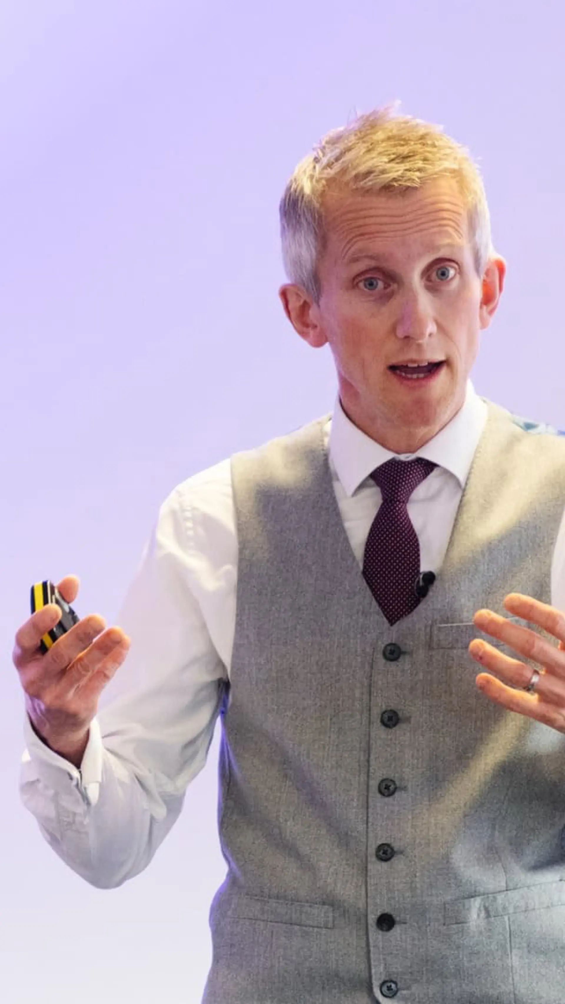 Andrew Pain - Motivational Mental health speaker,  podcaster and male survivor of domestic abuse,  talking about; men’s mental health, burnout, imposter syndrome, decision making and domestic abuse.