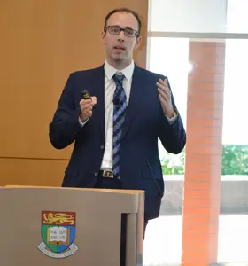 Dr. Oriol Caudevilla