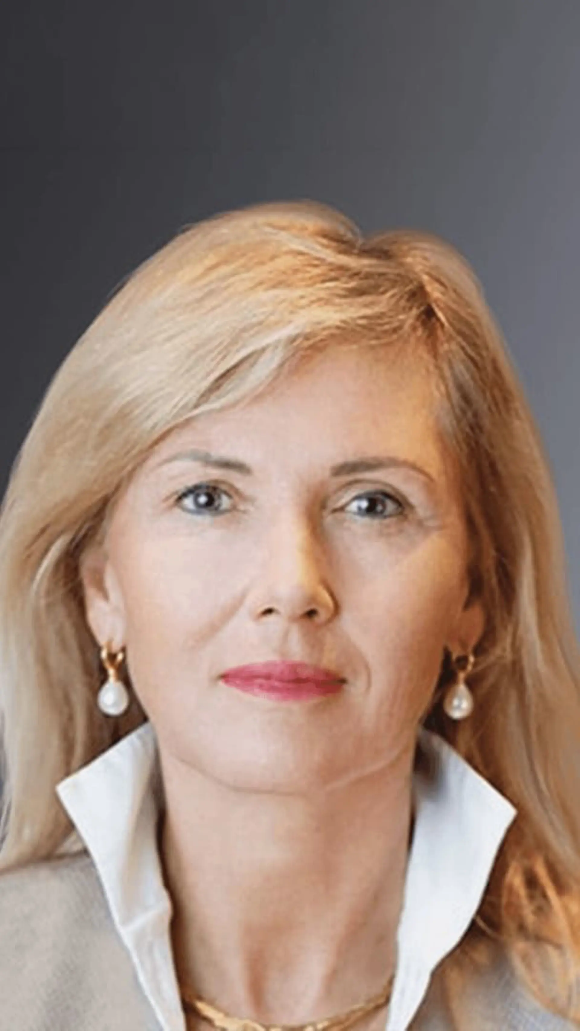 Beatrice Weder di Mauro - With an in-depth understanding of monetary policy, Beatrice provides guidance about the challenges in international markets to global governmental and economic organizations.