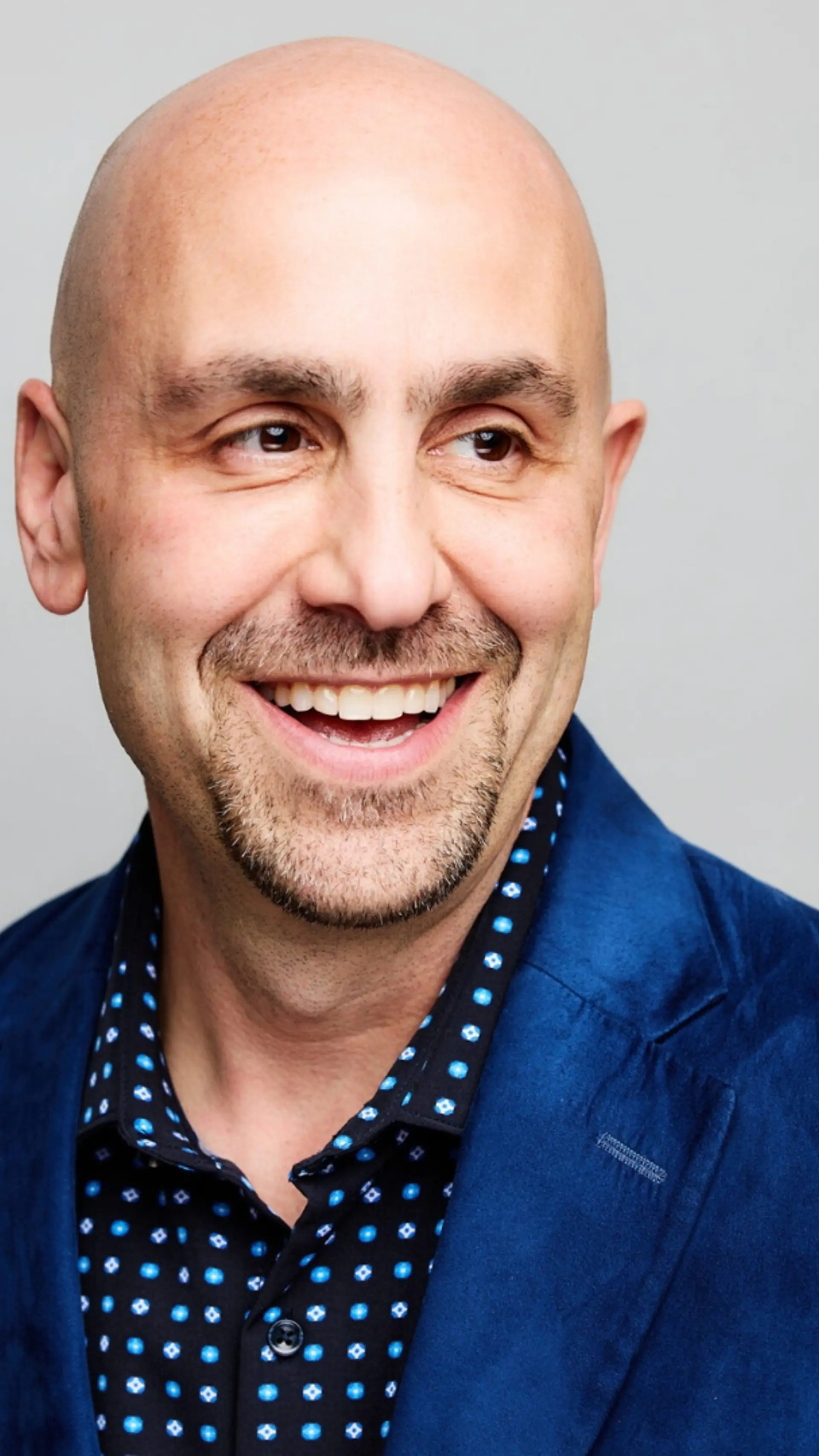 Dan Gingiss - <p>Customer experience expert, bestselling author, and former Fortune 200 executive helping organizations create remarkable customer loyalty.</p>