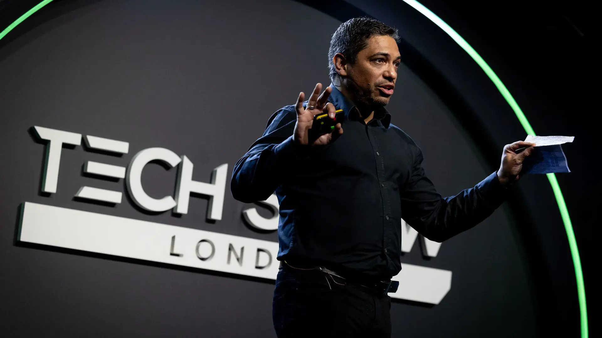 Piers Linney - <p>Entrepreneur, former Dragons’ Den investor and AI expert inspiring audiences on innovation, growth and the future of work.</p>