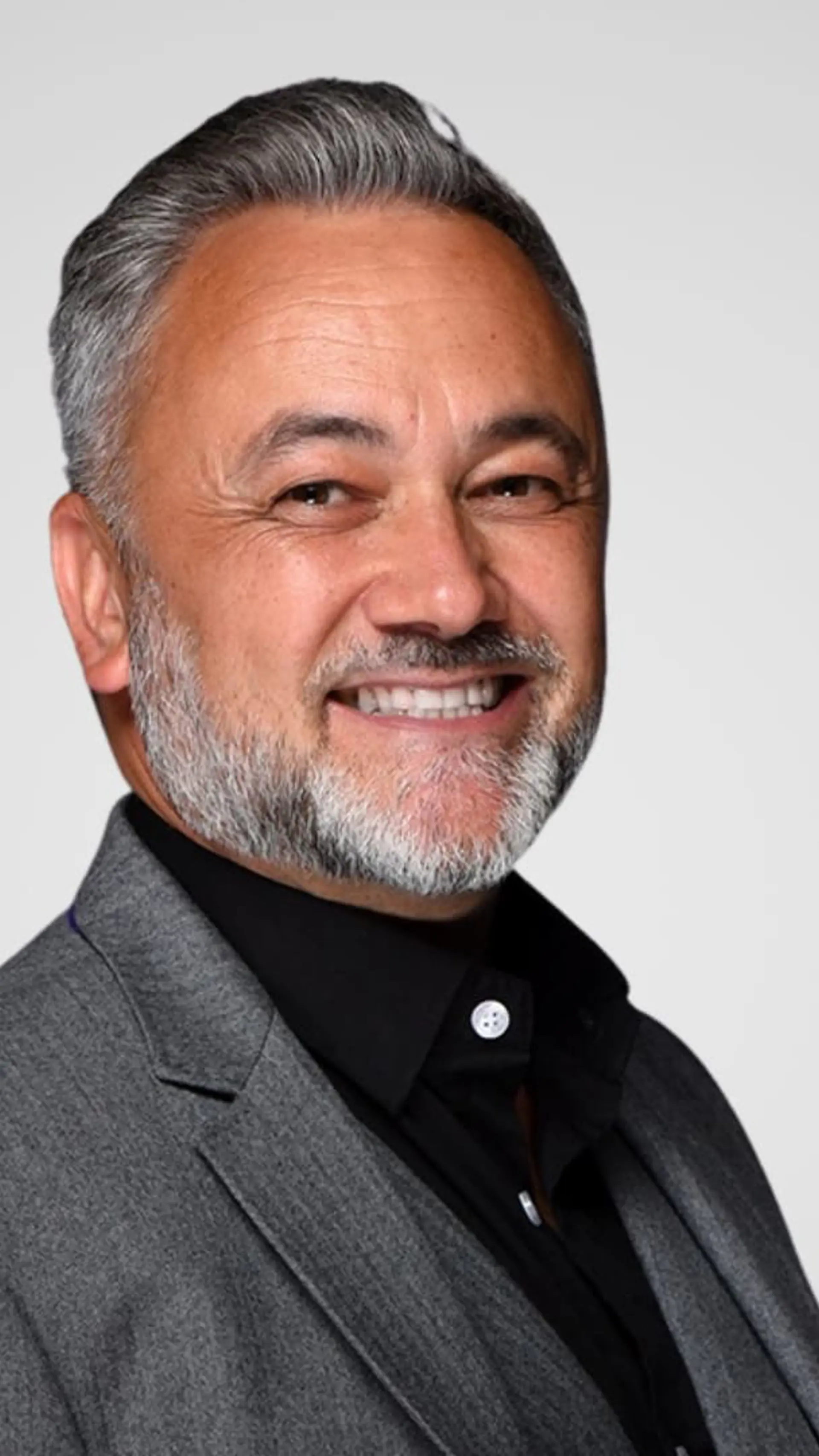 Warren Knight - Warren Knight is a prominent digital transformation expert and award-winning keynote speaker, trainer, and coach. He helps leaders globally build sustainable and efficient organizations through technology and innovation, with the goal of empowering 1 million leaders by 2035.