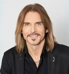 Rob Shanahan - Music industry insider and celebrity photographer Rob Shanahan reveals the art of passion-driven career success.
&nbsp;