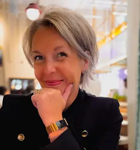 K D Adamson - K D Adamson inspires global audiences to rethink value, leadership and the future through sharp insight, bold ideas and no-nonsense delivery.