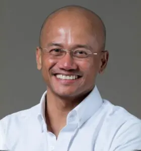 Azran Osman-Rani - Azran Osman-Rani builds and scales businesses, from startups to IPO, sharing honest lessons on leadership, growth, and resilience.