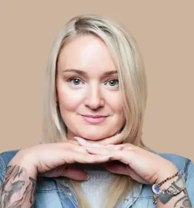 Ally Wardrop - Ally Wardrop helps organisations replace comfort zones with action, honest communication, and high-performing team cultures.