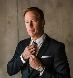 Kenyon Salo - Inspirational and energetic speaker who helps people live a more fulfilled life through "The Bucket List Life"