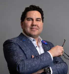 Ross Pambrun - Futurist Ross Pambrun brings AI, leadership and change to life through humour, storytelling, frontline experience and human-centred insight.