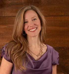 Sarah McVanel - Empower your team with Sarah McVanel's expertise in recognition. Discover how her F.R.O.G. method fosters a thriving, inclusive culture.