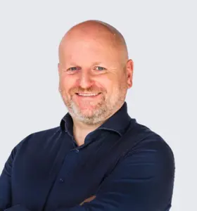 Elliott Limb - AI entrepreneur, bestselling author, and VC fund manager sharing real-world insights on scaling innovation and navigating the AI era.