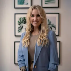 Elle Mace