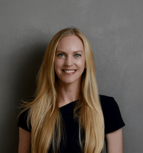 Christina Mackay - Unlock the art of negotiation with Christina Mackay. A recognized TEDx speaker, who offers actionable strategies for effective communication, persuasion, and sealing crucial deals. 