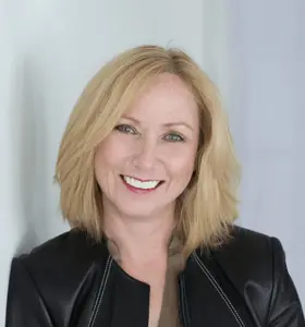 Robin Joy Meyers - Author and fear strategist empowering women to self-improvement by claiming their voice and changing their mindsets