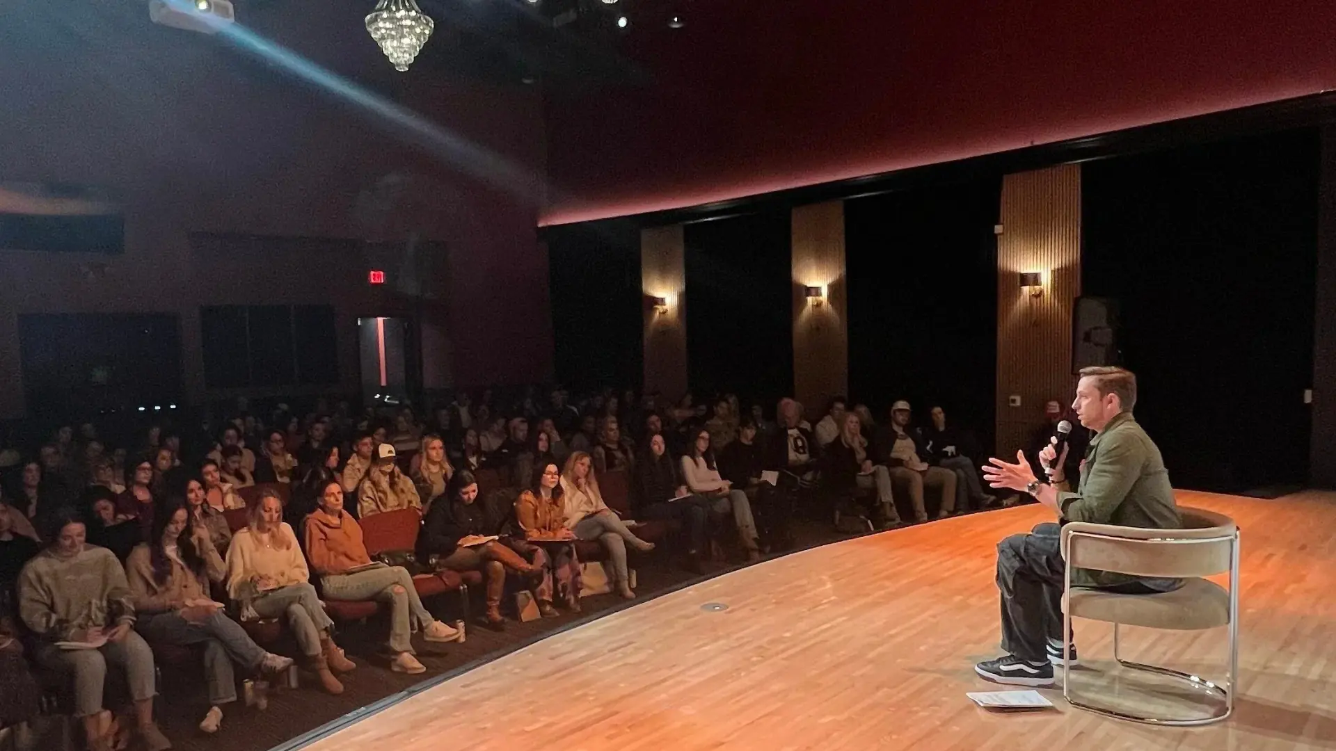 Case Kenny - <p>Case Kenny is a mindfulness expert and keynote speaker helping audiences master the language of optimism to create clarity, resilience, and meaningful change.</p>