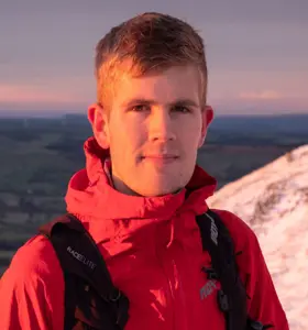 Alex Staniforth - Everest survivor and record-breaking adventurer helping teams build resilience, wellbeing and high performance through real-world tools.