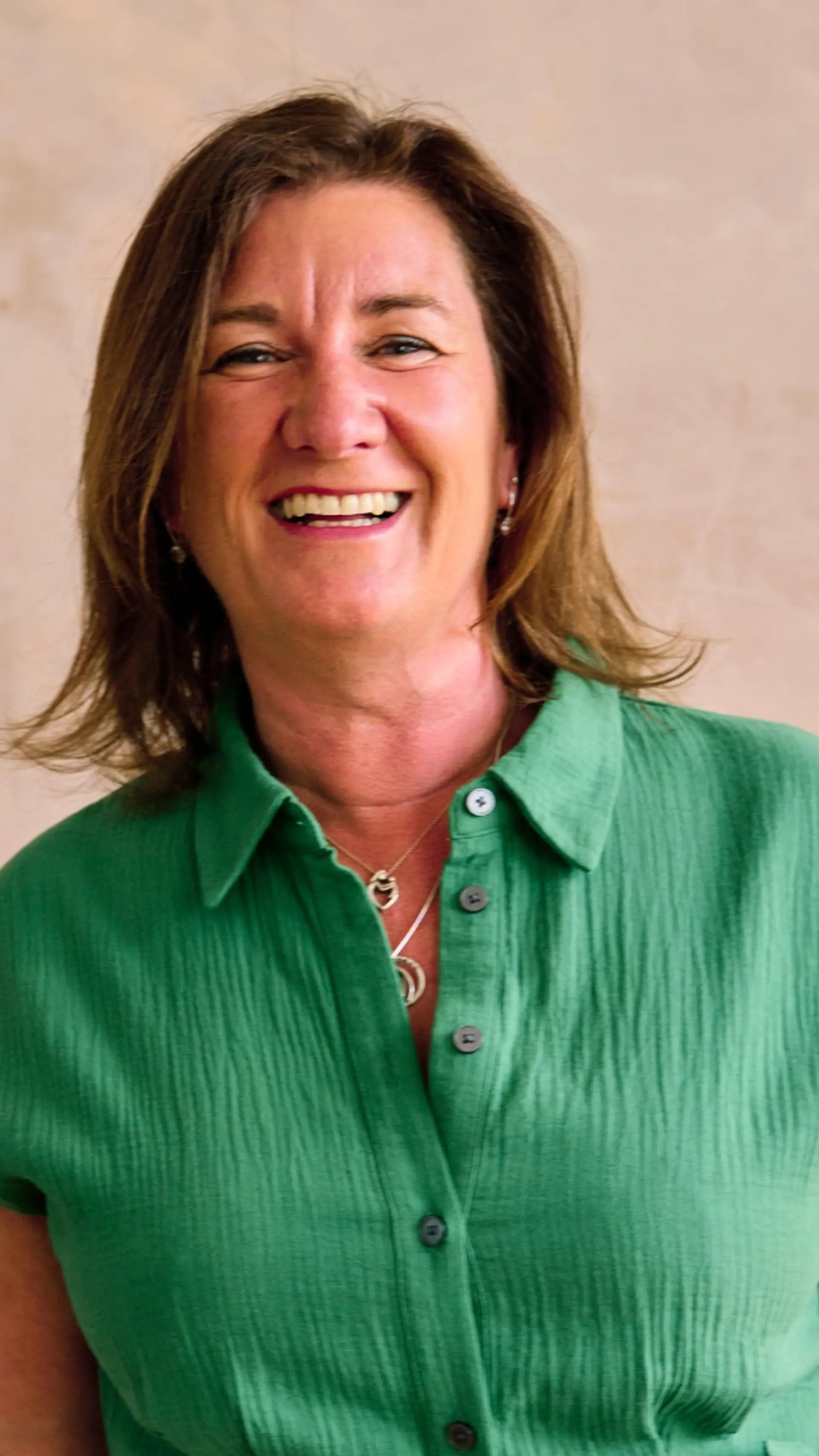 Emma Henderson - <p>Emma Henderson MBE helps leaders make confident decisions under pressure using proven aviation frameworks.</p>