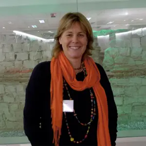 Julia Hailes