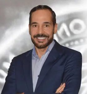 William Arruda - Personal branding pioneer helping professionals and companies stand out, grow and lead with authenticity.