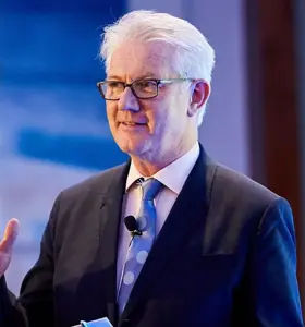 Andrew McMillan - Andrew McMillan helps organizations build customer-first cultures that turn engaged employees into lasting loyalty and growth.