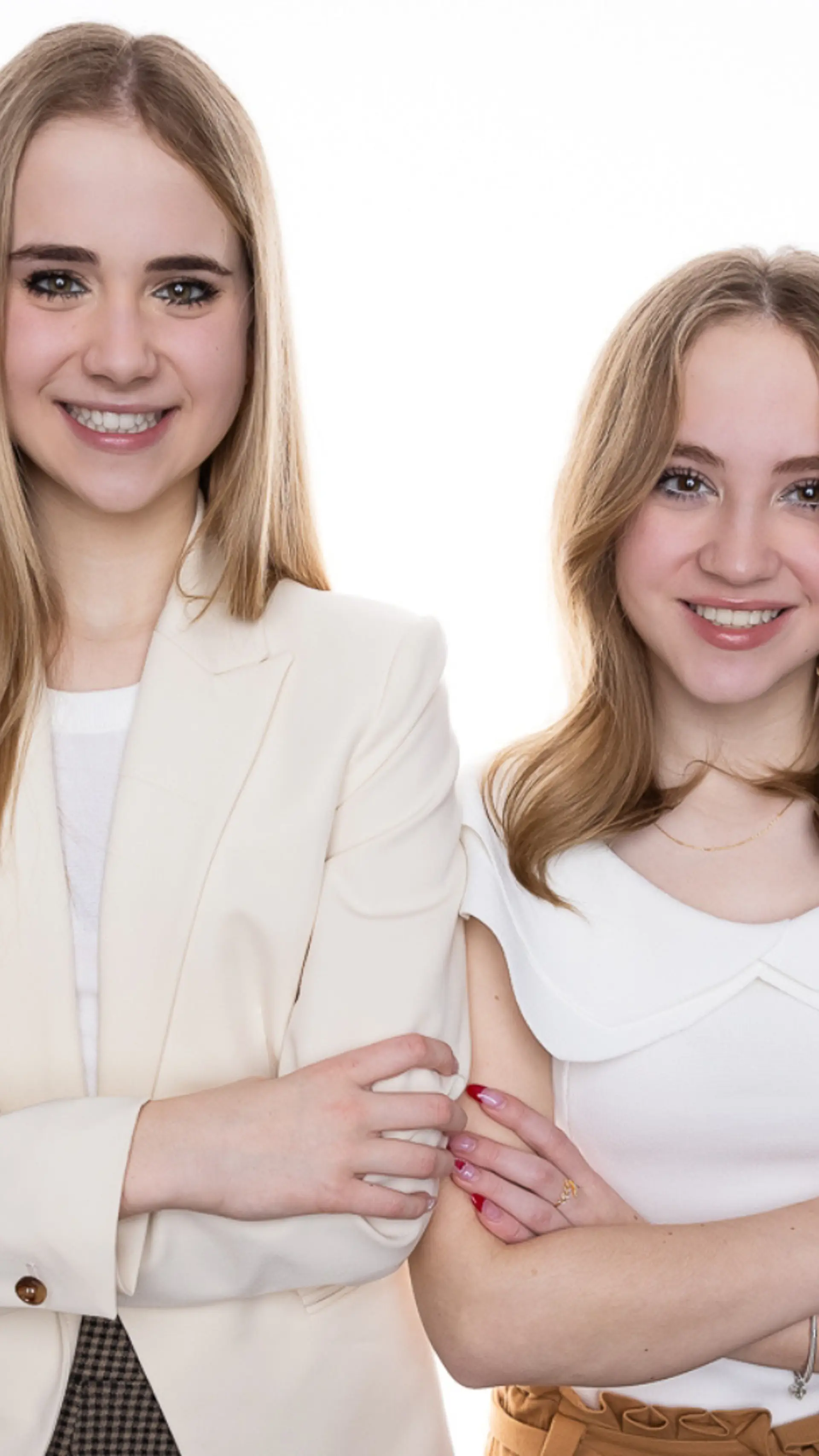 Mercedes & Anastasia Korngut